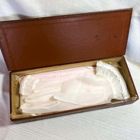 Vintage Sheer Gloves with Box EUC - Picture 5 of 10
